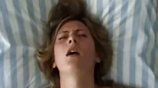 Нас бие гүйцсэн Milf masturbates дээр cam авдаг соло дур