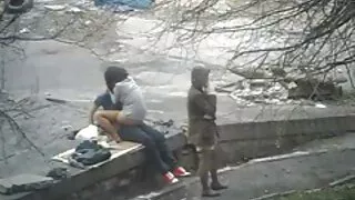 Ээж нь хүүгээ сэрээгээд хулан