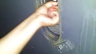 Гэр бүл нь гажууд болж хувирдаг хүмүүсийг хулгайлдаг