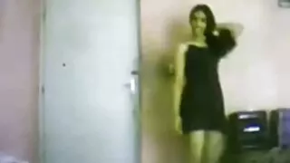 Гуалиг бяцхан хүүгийн уруу татагдахгүйн гайхалтай бие нь гадаад залуу