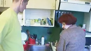 Найзууд хийсэн Азийн эмэгтэй согтуу, дараа нь fucked хамтдаа