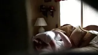 Ariana Grande шиг охин гүүрэн дор fucked