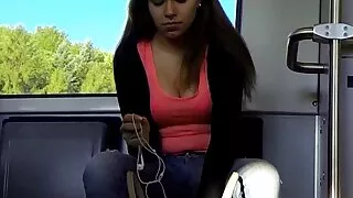 Дуусашгүй охин Леа өвөл авдаг илжиг fucked хүртэл cumshot